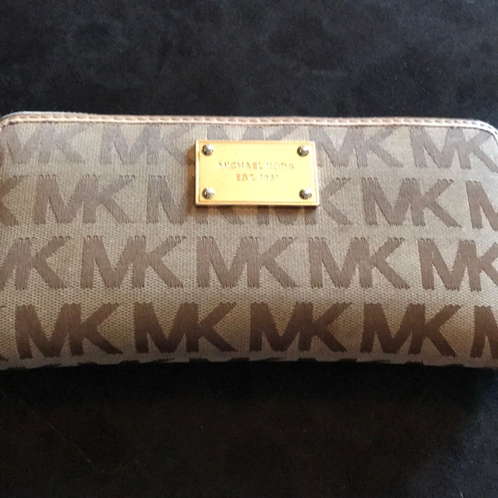 MK wallet